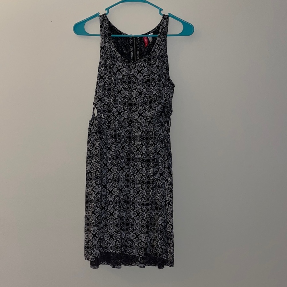 H&M Divided sleeveless dress